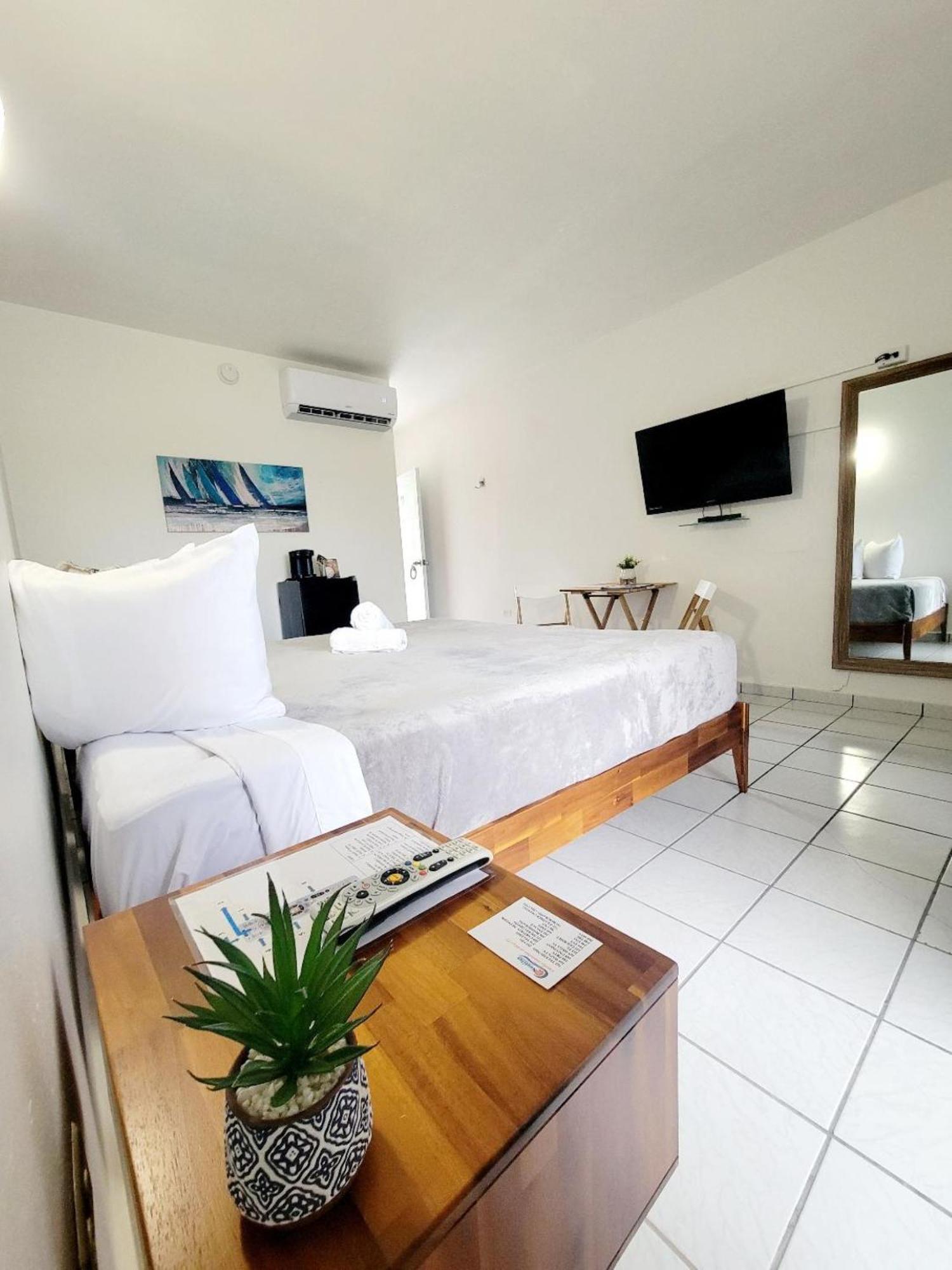 Nautilus By La Jamaca Hotels-Downtown La Parguera Las Las Lajas Buitenkant foto